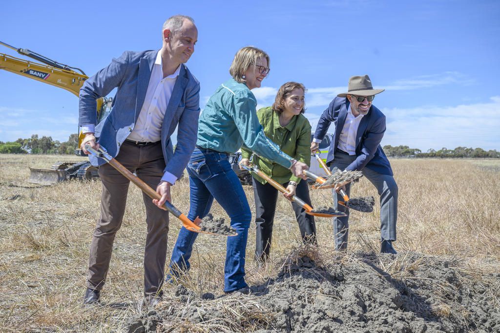 Chris Miller, CEO of the State Electricity Commission; Jacinta Allan, Victorian Premier; Lily D&rsquo;Ambrosio, Minister for the SEC; and Paul Stormoen, CEO of Ox2, break ground on the $370 million SEC Renewable Energy Park in Horsham. Photo: ROBIN WEBB