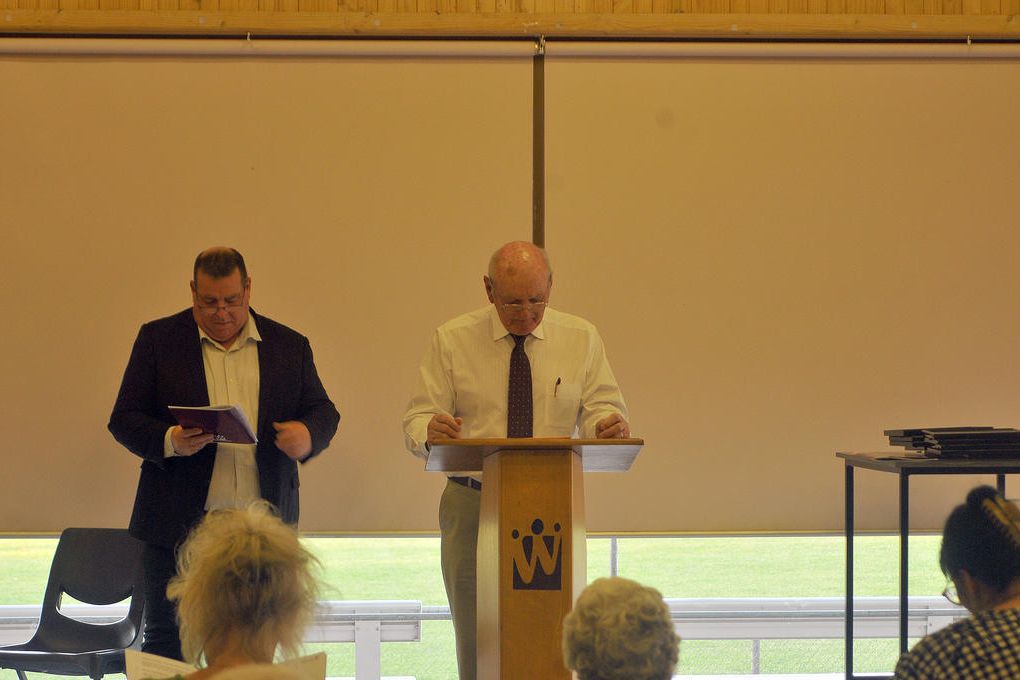 Ian Penny welcoming everyone. Photos: CHRIS GRAETZ