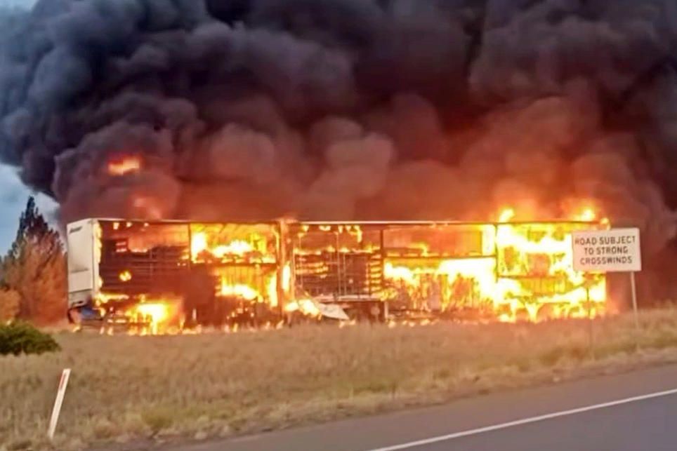 The quick thinking by one driver prevented a truck fire from spreading into nearby paddocks after a collision on the Western Highway near Dimboola.