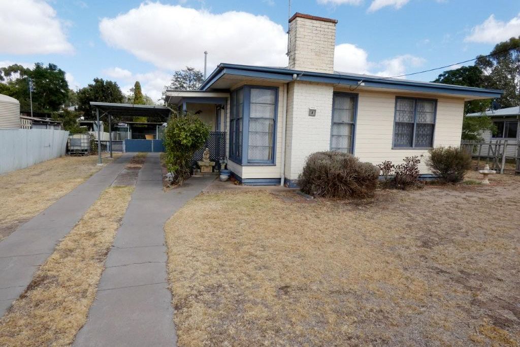 8 Clifford Street, Warracknabeal.