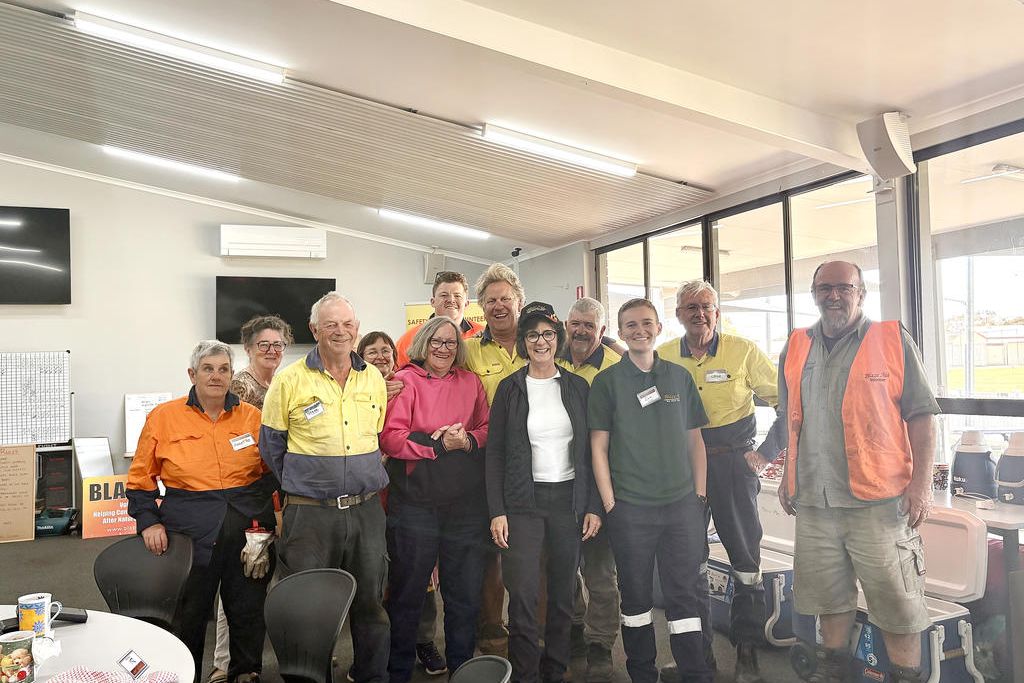 Western Victoria MP Jacinta Ermacora with the Blaze Aid team during her visit to Natimuk.