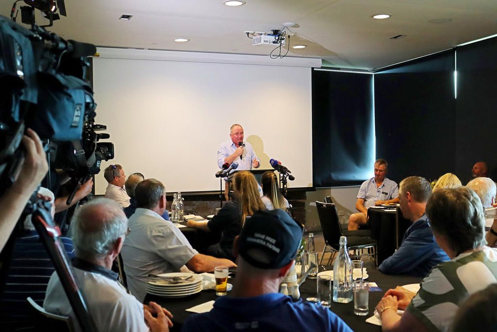 Former deputy prime minister Barnaby Joyce addressed about 150 people in Horsham on the eve of the inaugural Across Victoria Alliance conference on Sunday, February 8. Speaking at an informal dinner at the Horsham Golf Club, Mr Joyce explained his move from the Nationals to One Nation, saying voters deserve a genuine political alternative.