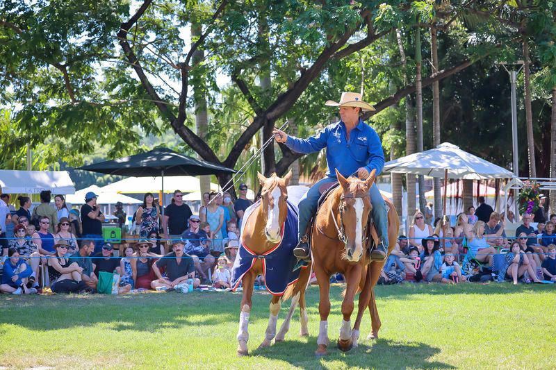 Golden Guitar winner Tom Curtain is bringing the Here&rsquo;s To You Tour to Warracknabeal this Friday, complete with horses, working dogs and two hours of live country music.
