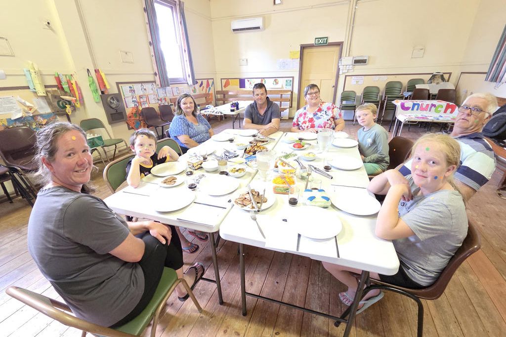 Attendees enjoying the passover meal.