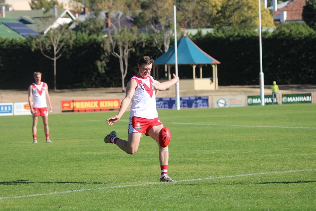 Tom Mills and Ararat have bounced back in style, powering past Dimboola with a dominant 181-25 victory.