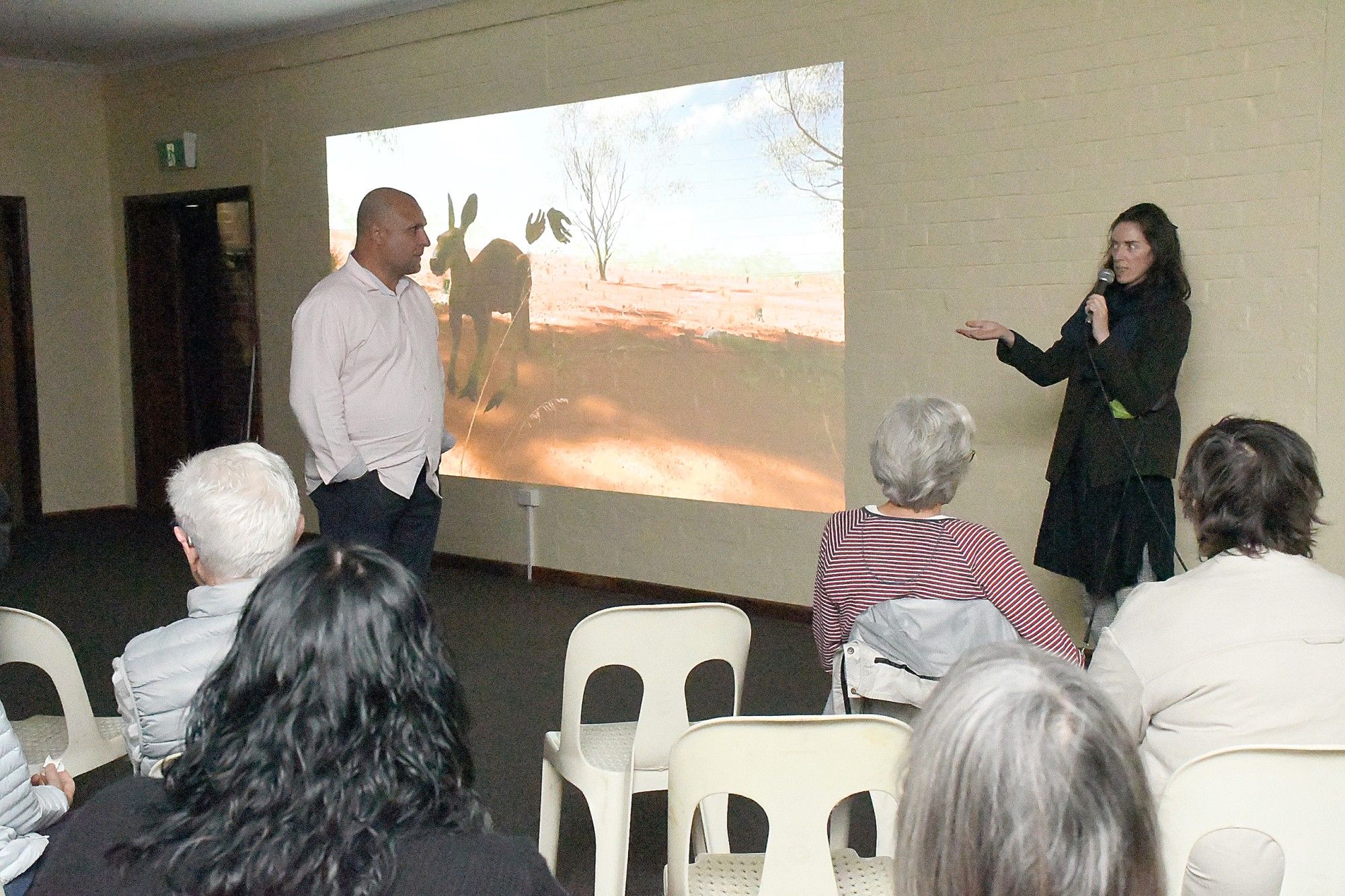 Artbox curator Rosemary Forde introduces Brett Leavy from Virtual Songlines during the presentation of the virtual reality geo-caching project.
