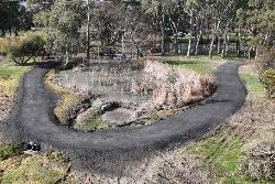 The new walking track at the northern end of Rabl Park, Murtoa.