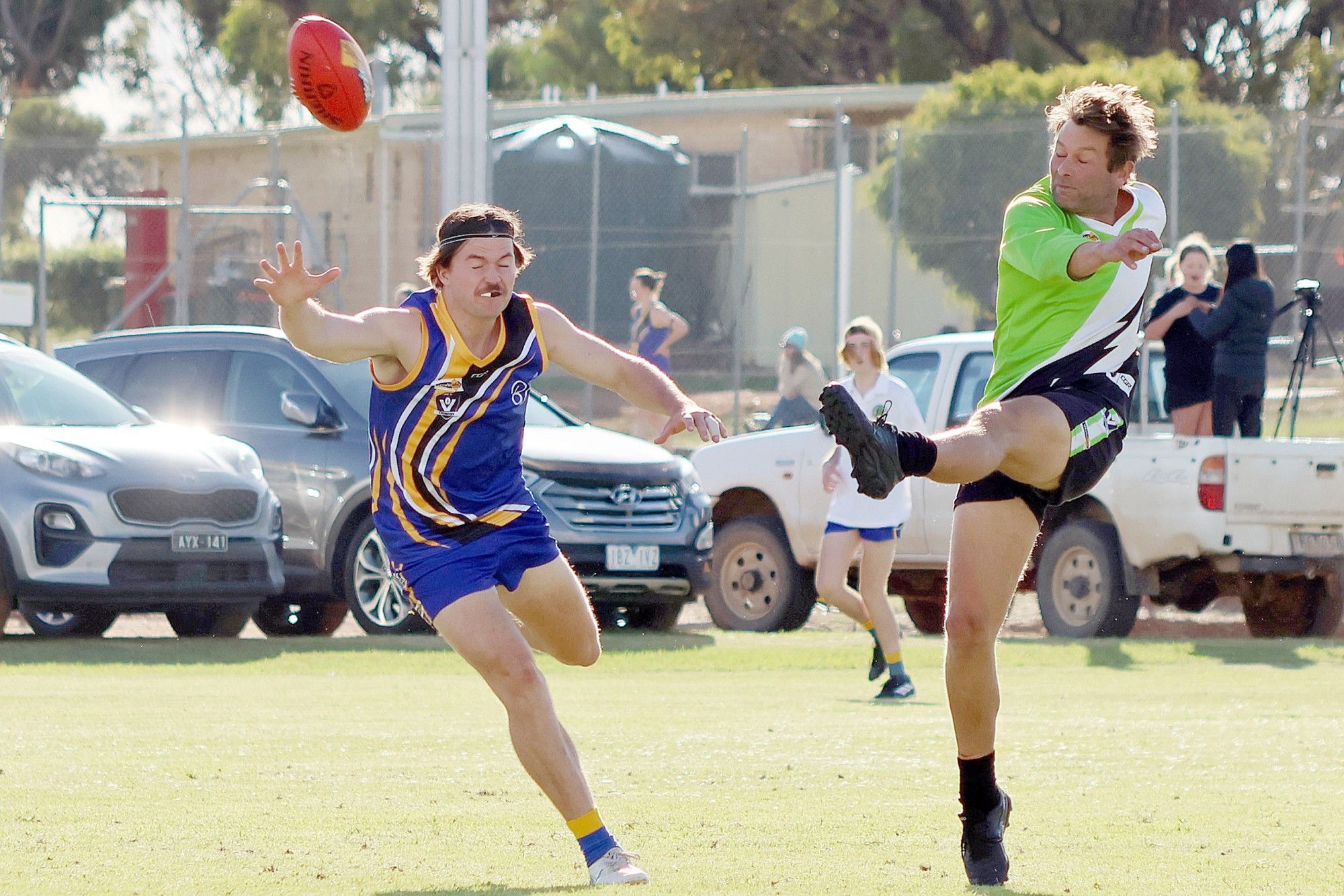 Ash Clugston kicks one of his eight goals for the Seniors