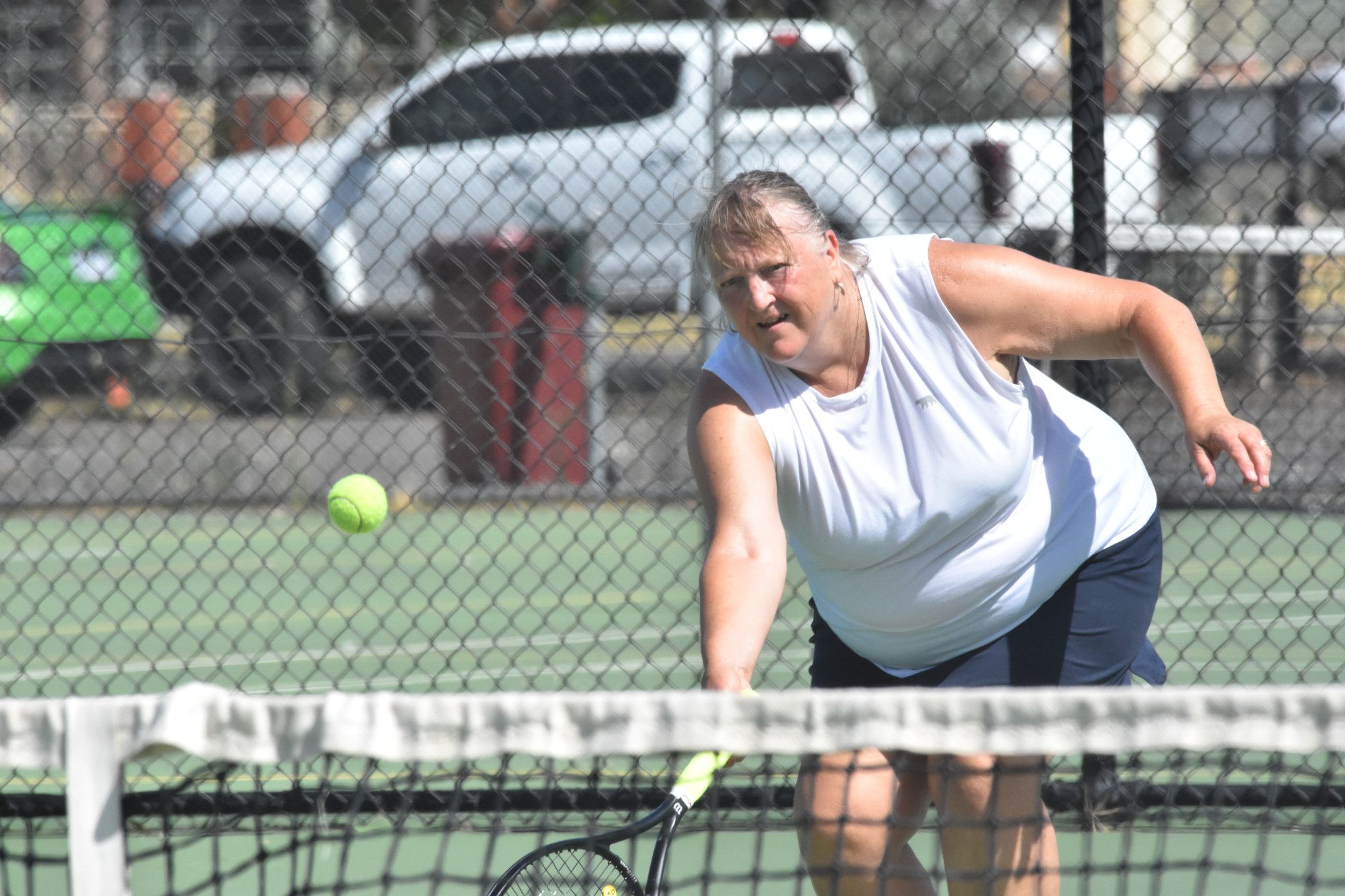 Kalkee's Deb Lawson reaches for a brilliant return. PHOTO: CHRIS GRAETZ