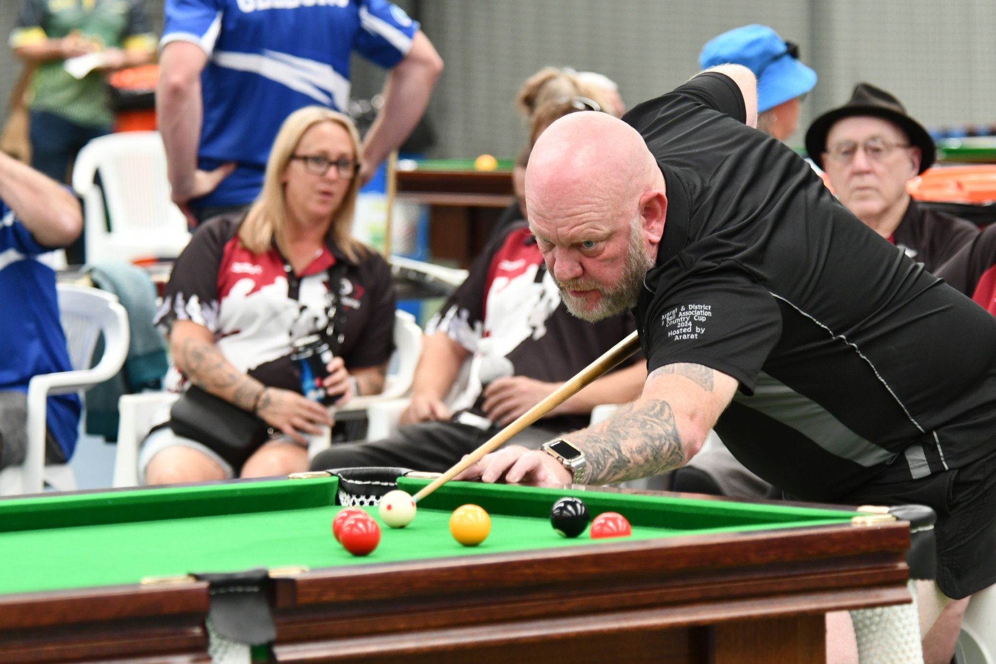 Ararat's Glen Cooney lines up a shot. PHOTO: CHRIS GRAETZ