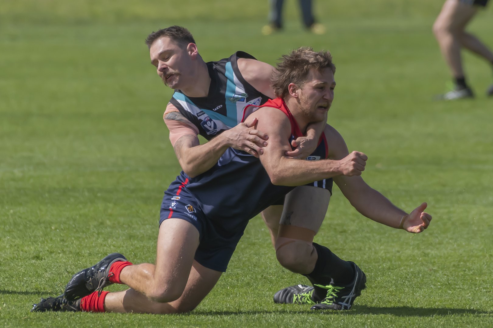 Hayden de Graaf gets a handball out. PHOTO: CHRIS GRAETZ