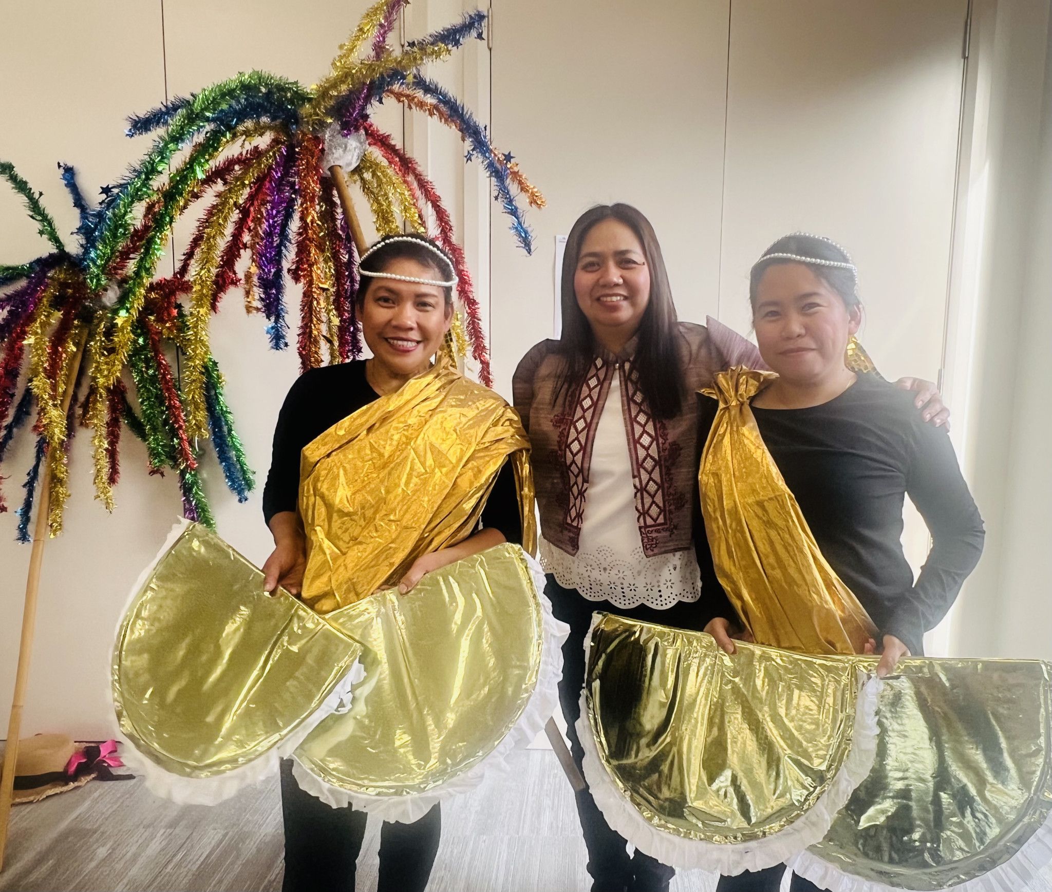Wimmera Filipino Australia Club dancers Janeth Rebarbas, Josie Ponseca and Rublyn Mackley.
