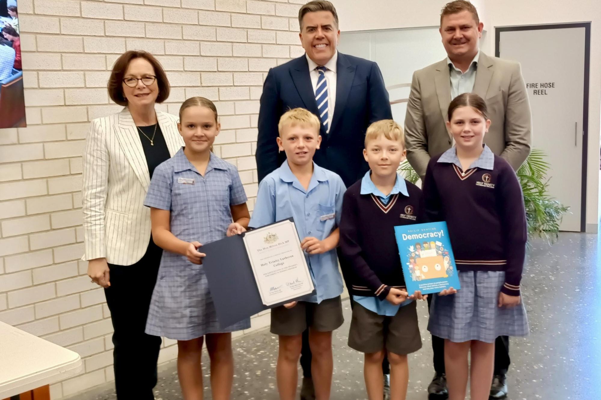 Dr Anne Webster, left, with Milton Dick, Wimmera Lutheran College principal Jason Przibilla and pupils Emily, Javier, Felix and Mia. Picture supplied