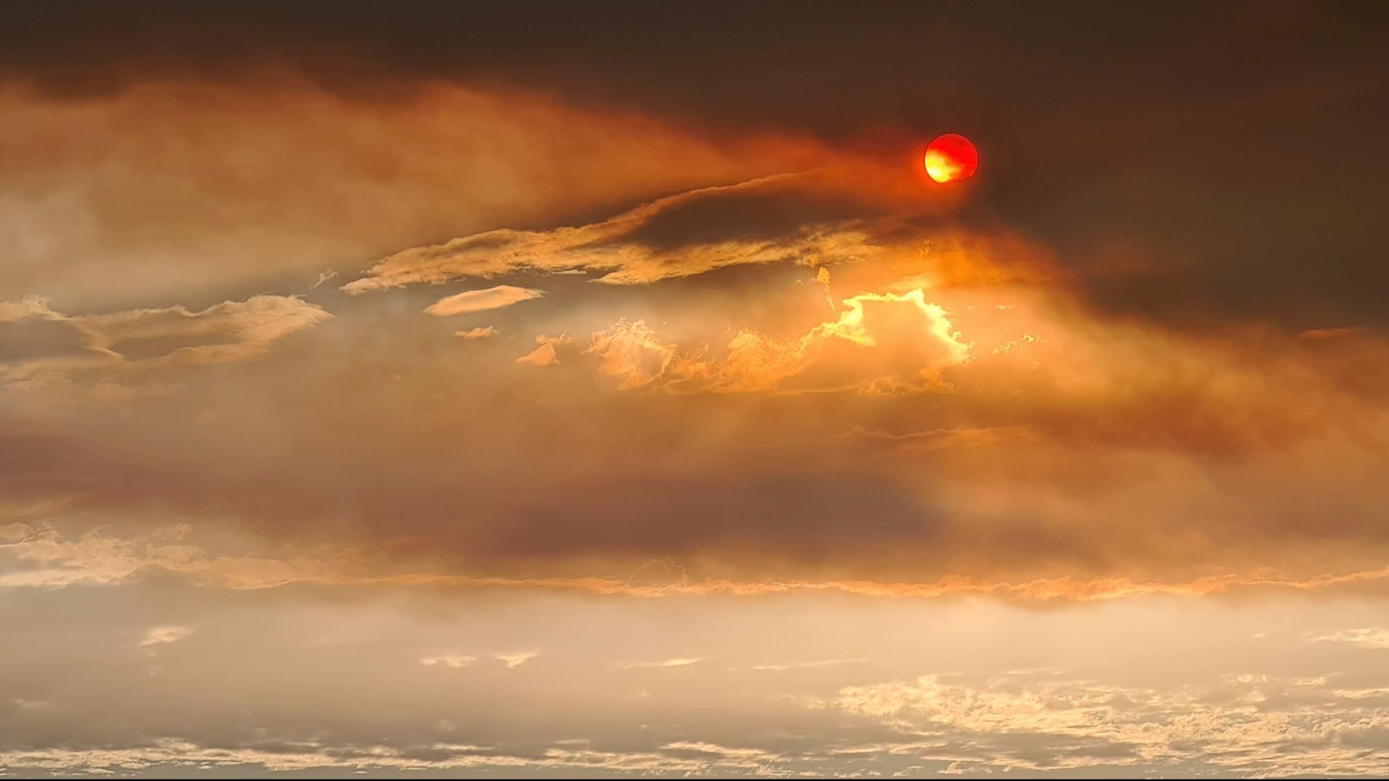 A view of the skyline as smoke from the Little Desert National Park travelled as far as Stawell. Picture by Sheryl Lowe