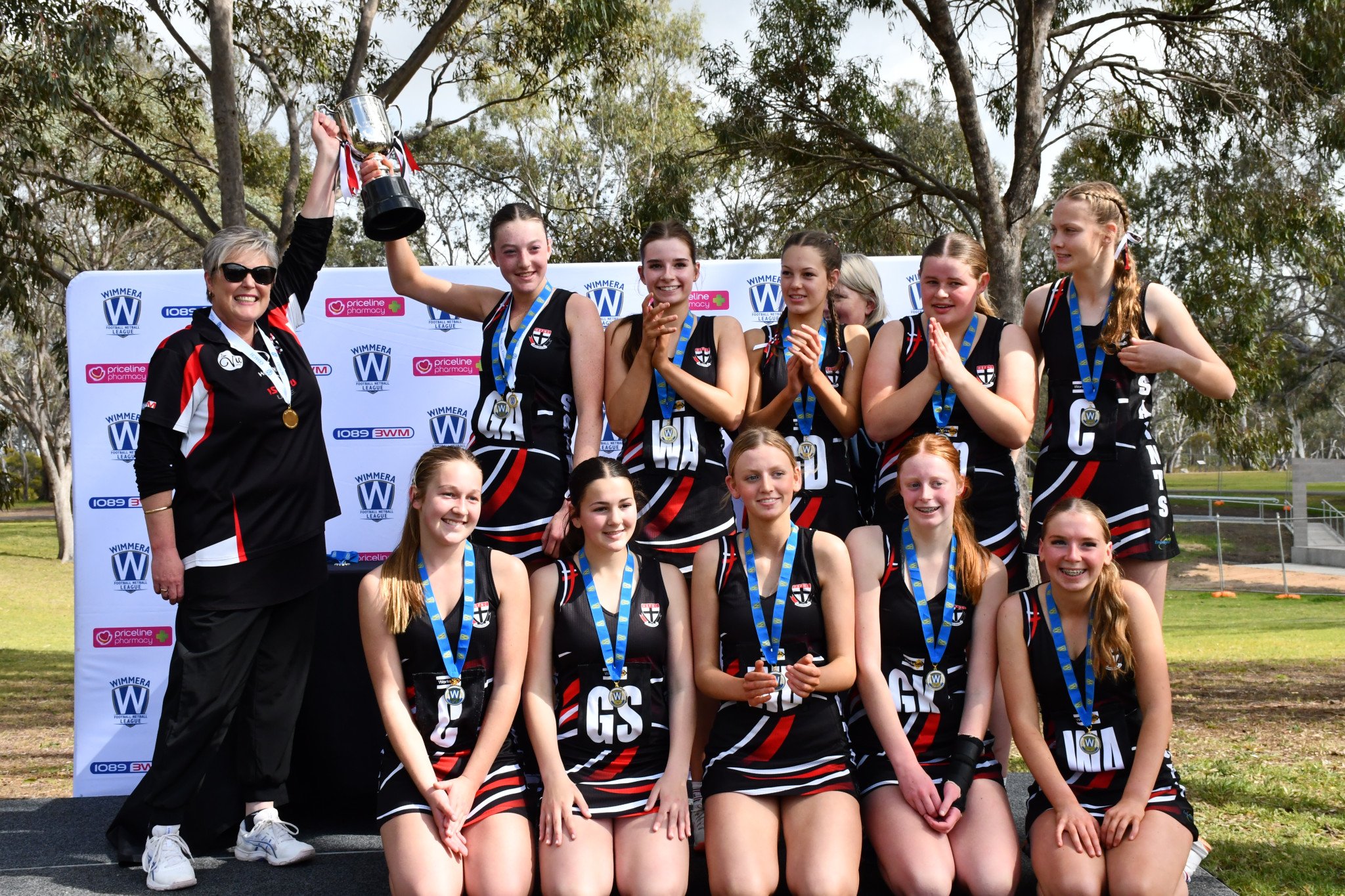 Saints celebrate. PHOTO: CHRIS GRAETZ