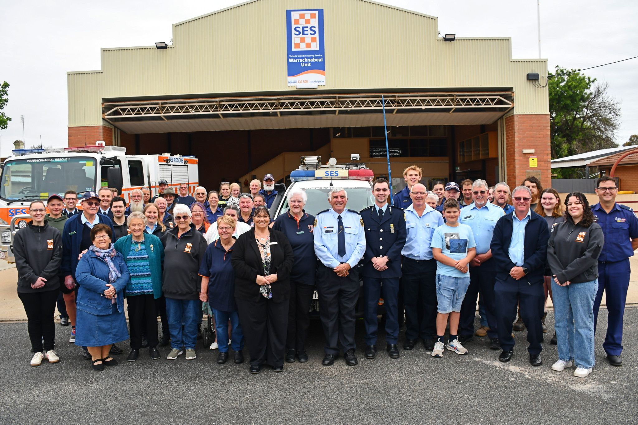 From floods to rescues, Warracknabeal SES has served the region for nearly 50 years. Now, volunteers finally have the home they deserve: a new, fit-for-purpose headquarters in Devereux Street. Past and present members gathered on October 25 to mark the milestone occasion.