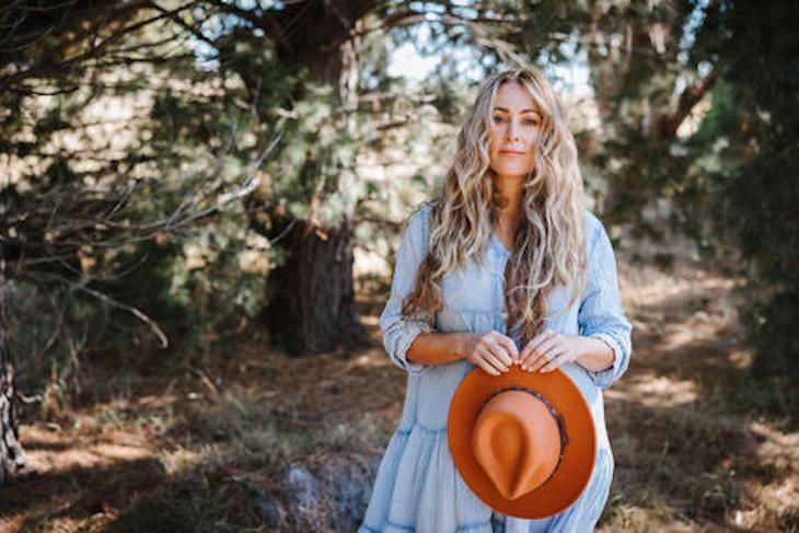 Award-winning Australian filmmaker Danielle McAlpine Johnson is seeking 1000 rural women to complete a survey as part of the new Australian documentary Rural Daughters.