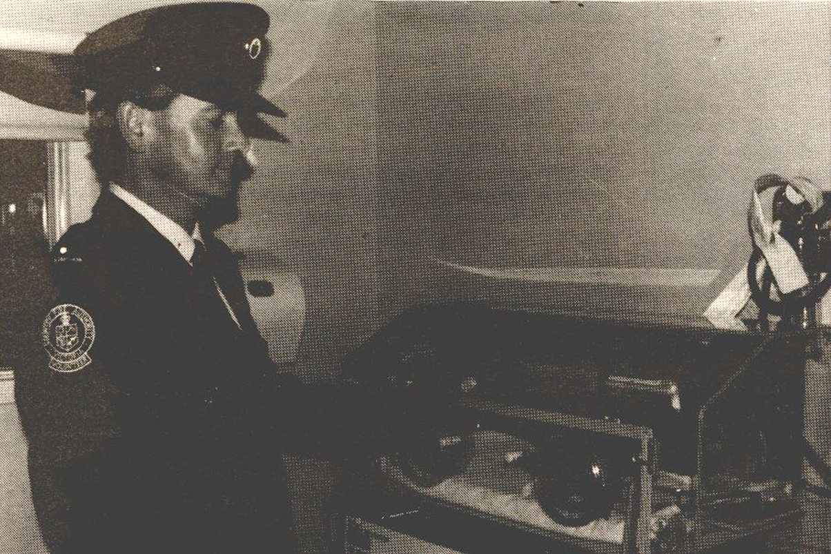 Hopetoun Fire Brigade captain Mick Phelan was pictured inspecting the former humidicrib at the Bush Nursing Hospital prior to presenting the cheque.