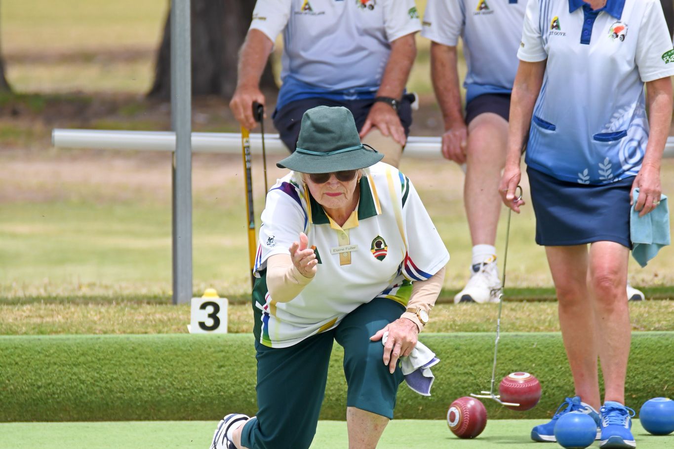 Elaine Fuller in action for Rainbow against Warracknabeal Golf Blue. While her team narrowly lost 19-18 to the host, her club walked away with a comprehensive 2-14 (53-81) victory.