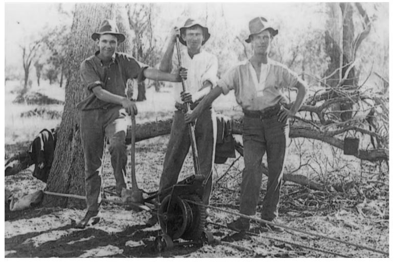 Mateship on and off the battlefield - settlers worked together to clear the land.