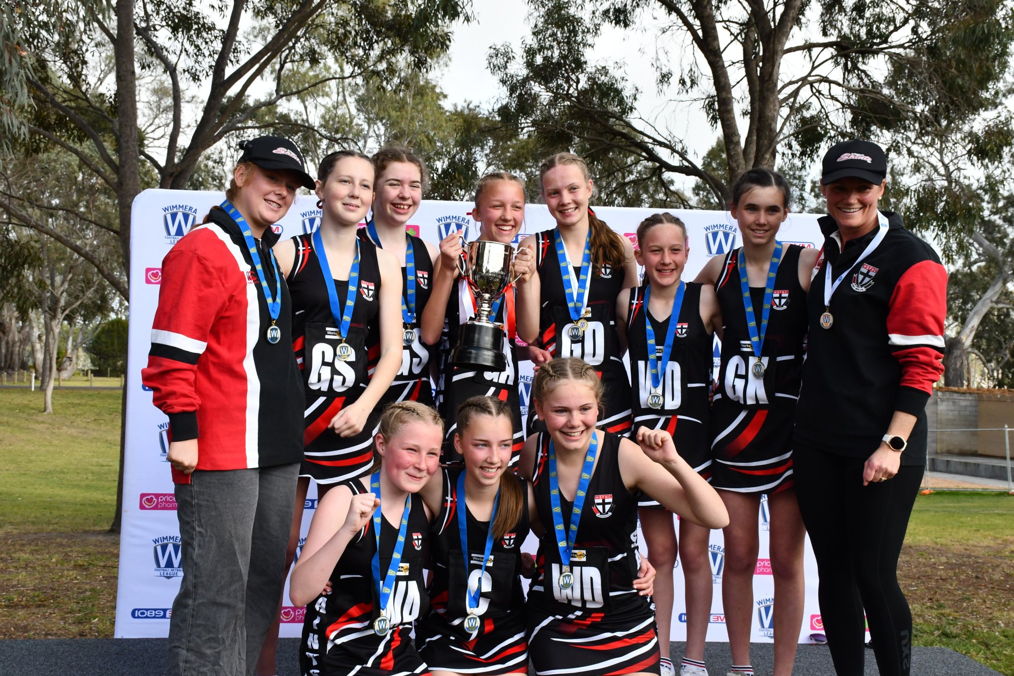 Saints celebrate. PHOTO: CHRIS GRAETZ