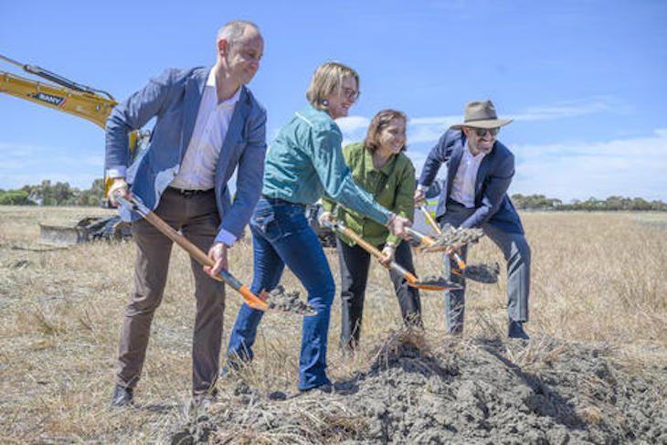 Chris Miller, CEO of the State Electricity Commission; Jacinta Allan, Victorian Premier; Lily D’Ambrosio, Minister for the SEC; and Paul Stormoen, CEO of Ox2, break ground on the $370 million SEC Renewable Energy Park in Horsham. Photo: ROBIN WEBB